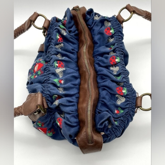 Loungefly garden gnome bag - Picture 4 of 4